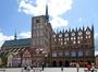 Stralsund - alter Markt, Rathaus Schaufassade, Bürgerhäuser und dahinter die Nikolaikirche