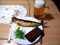 Rügen - Bückling (geräucherter Hering) mit Brot, Butter und Schnittlauch Rügen - Bückling (geräucherter Hering) mit Brot, Butter und Schnittlauch